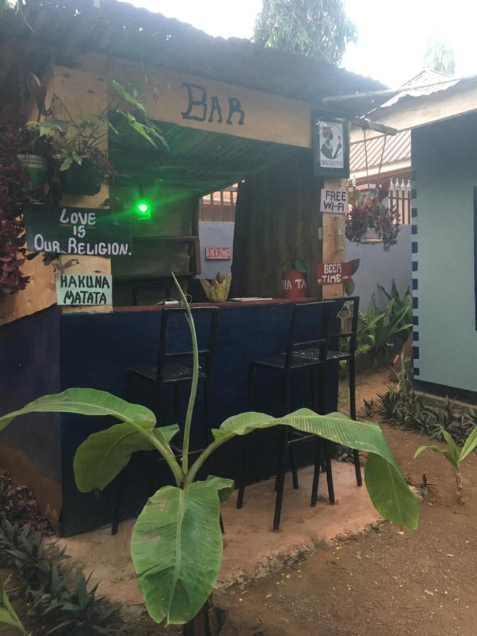 דירות מטו וואמבו Ava Garden Backpackers מראה חיצוני תמונה