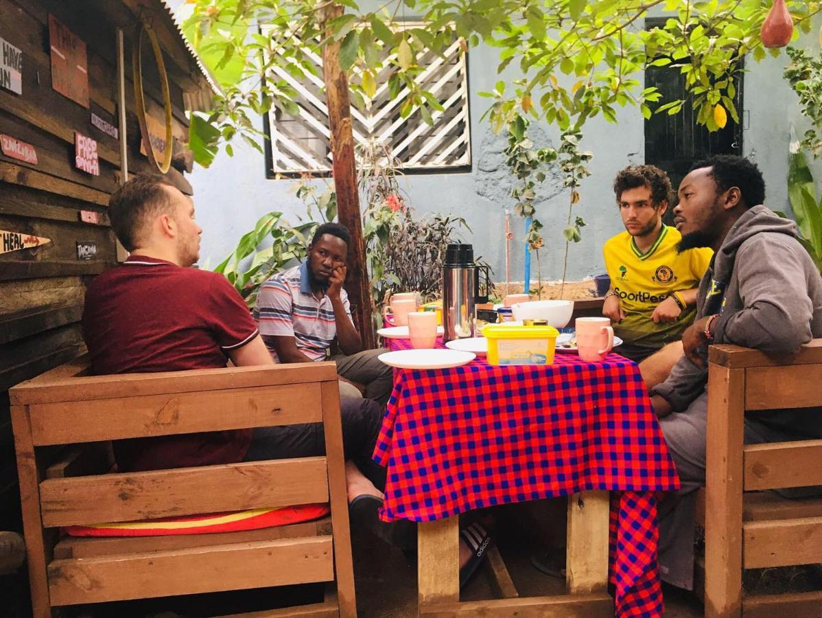 דירות מטו וואמבו Ava Garden Backpackers מראה חיצוני תמונה